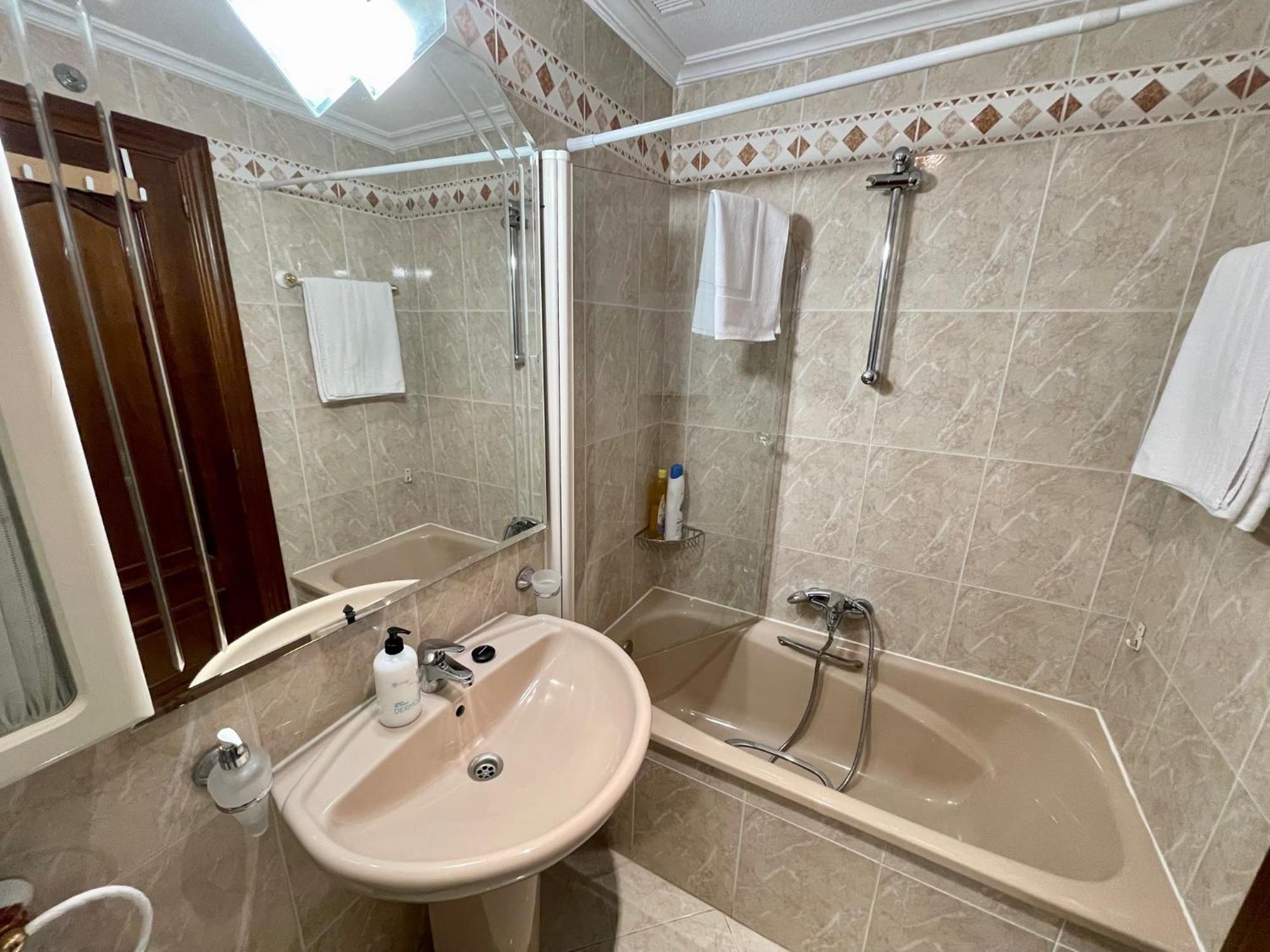 Apartamento Reyes De Espana / Free Parking & Wi Fi サラマンカ エクステリア 写真